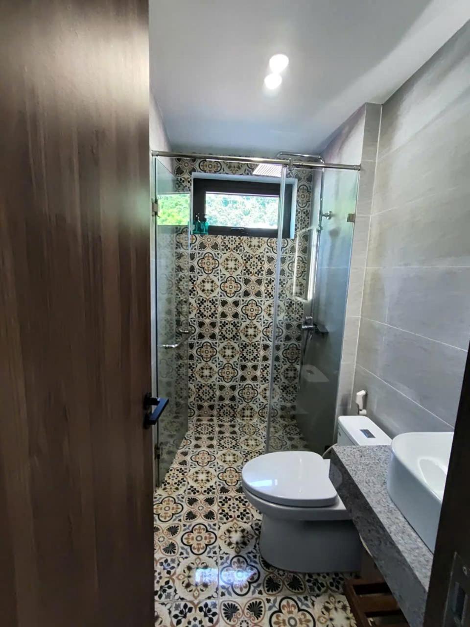 The Coral Homestay & Pub Tân Hiệ Extérieur photo